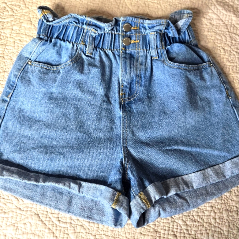 Denim Blvd Paperbag high waisted shorts size Small